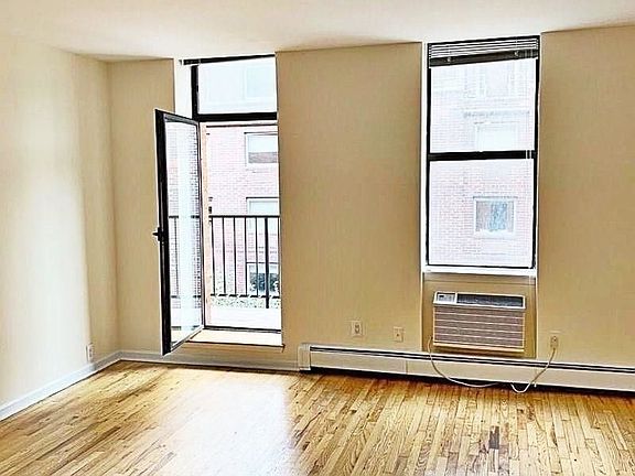 2nd image of 201 E 12th St APT 502