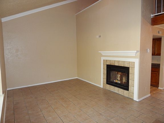 3rd image of 11120 Stratford Dr
