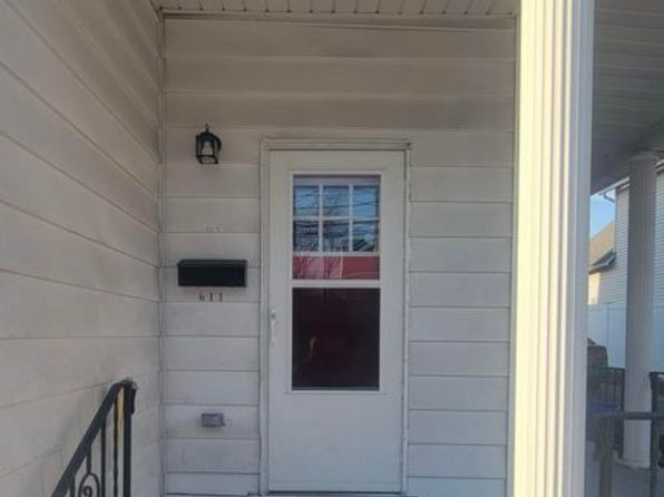 611 Main St