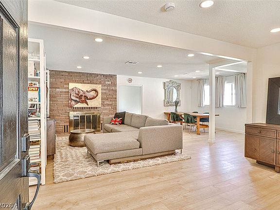 3rd image of 1605 Bryn Mawr Ave