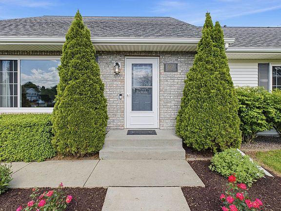 3rd image of 1000 Monteray Ln