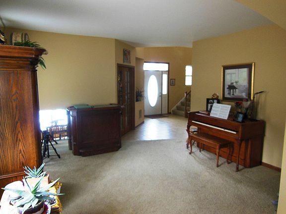 3rd image of 11827 Wolf Creek Ln