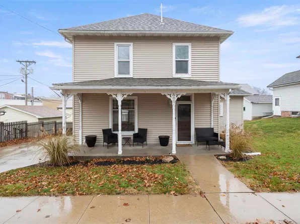 607 Elm St, Williamsburg, IA 52361