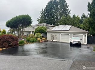 7425 Braemar Dr, Edmonds, WA 98026