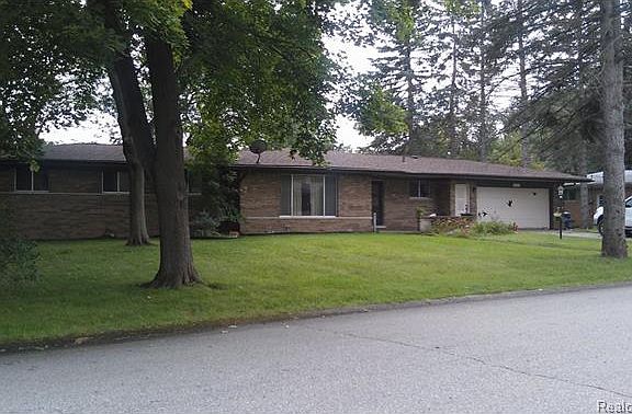 3rd image of 8553 Sandy Crest Dr