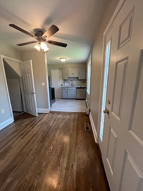 3 bed, 1162 sqft, $2,750 — Photo 2