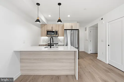 209 New St #5B Photo 1