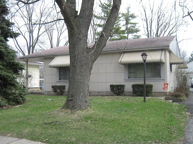 110 S Midland Ave photo 1
