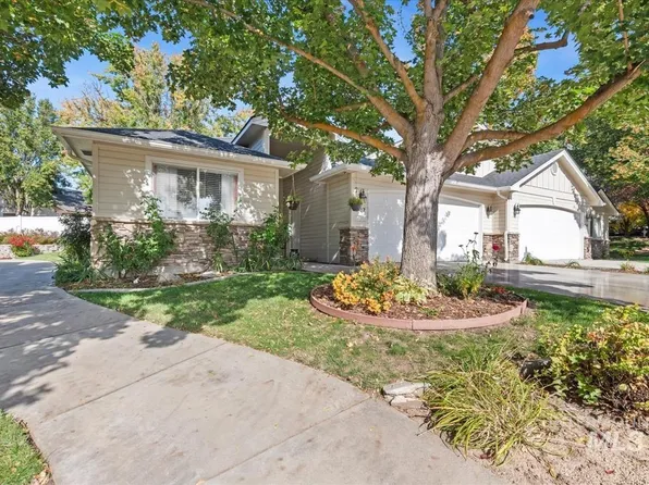 737 N Eagle Rd, Eagle, ID 83616