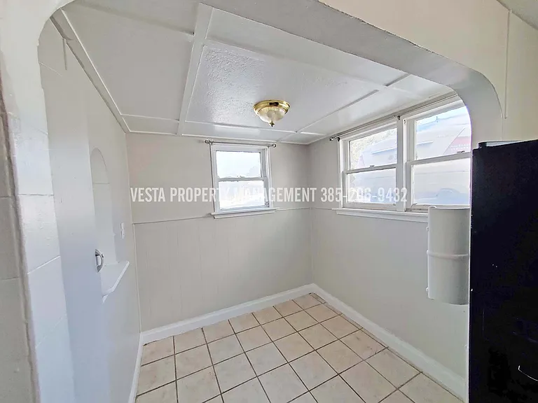 619 20th St #2 — Photo 6
