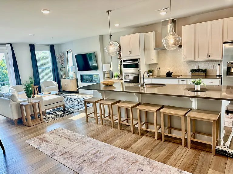 1253 S Blount St #201 — Photo 5
