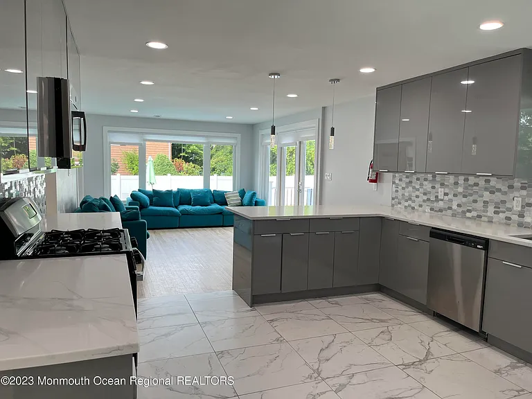 279 Lake Ave — Photo 4