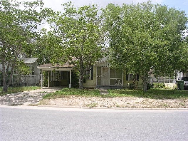 1st image of 2033 E 19th St