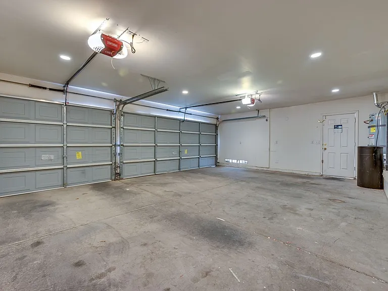 968 E Robindale Rd — Photo 57