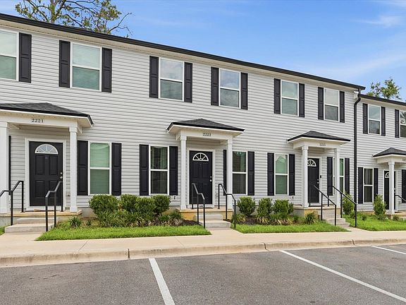 3rd image of 2223 Del Carmel Way