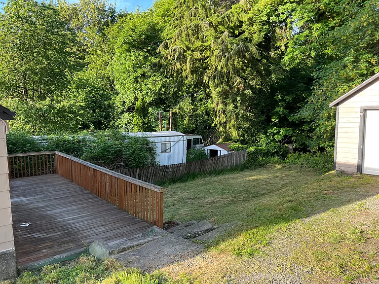 1329 Sherman Ave — Photo 15