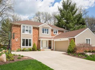 27524 Hemlock Dr, Westlake, OH 44145