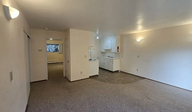 320 Center St #2 — Photo 3