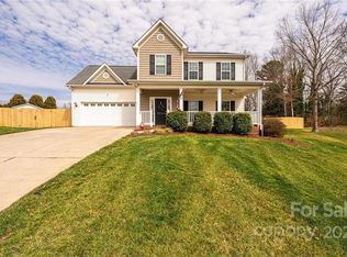 2928 25th St NE, Hickory, NC 28601