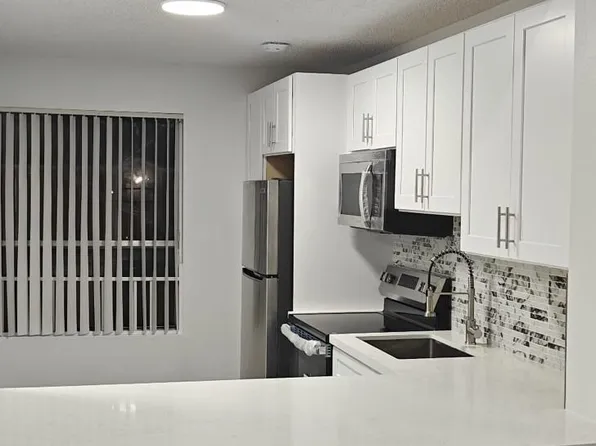2248 SW 80th Ter #2248, Hollywood, FL 33025