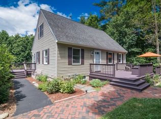 25 Indian Hl, Northampton, MA 01062