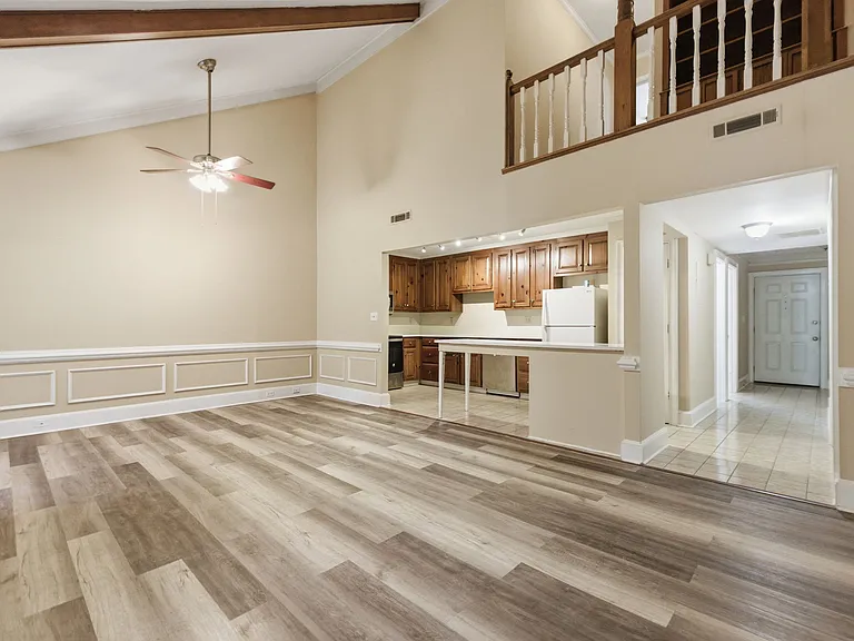 320 Forestgate Ct — Photo 6