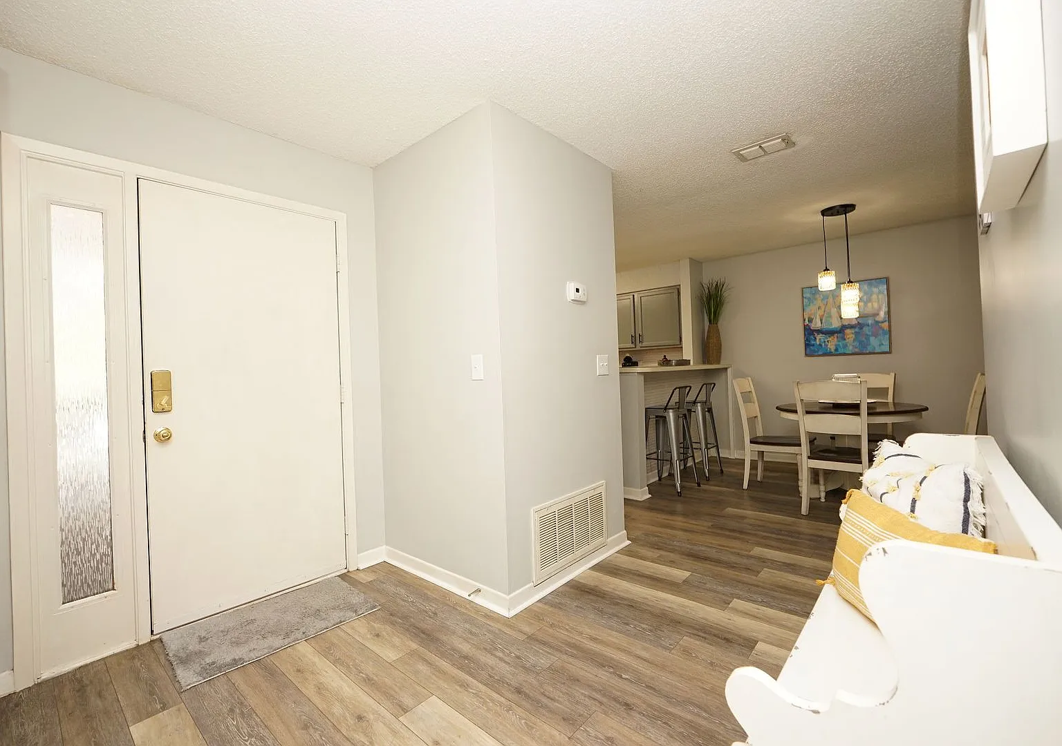Cozy Two Bedroom Furnished Condo In Bluewater Bay — Photo 1