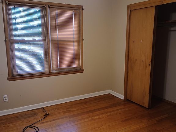 3rd image of 1322 W Thompson Ave