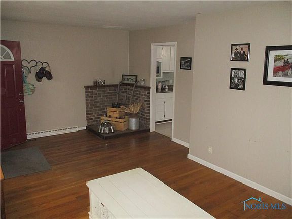 3rd image of 703 Emblanche Dr