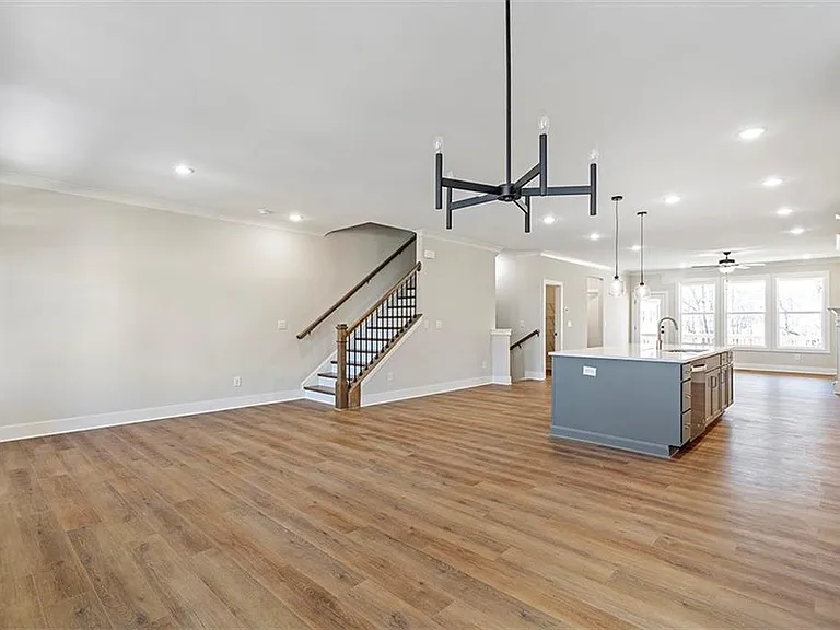 152 Palm St — Photo 9