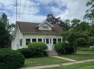 21 Palmer Rd, Branford, CT 06405