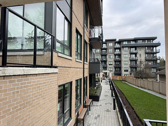 4th image of 13439 94a Ave #605
