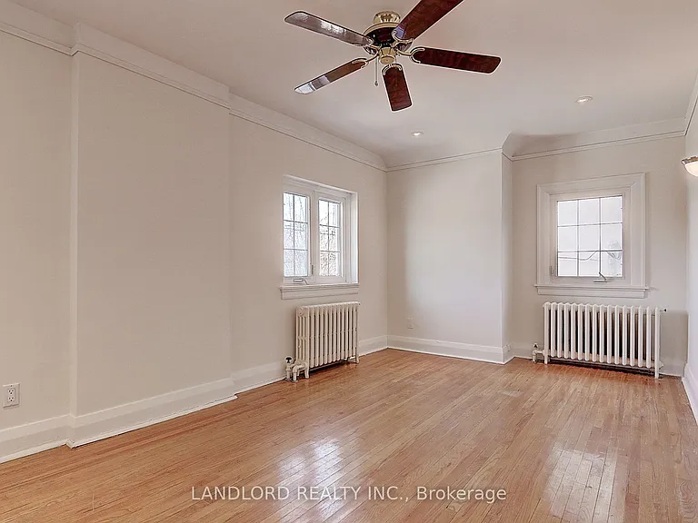 138 Fallingbrook Rd — Photo 17