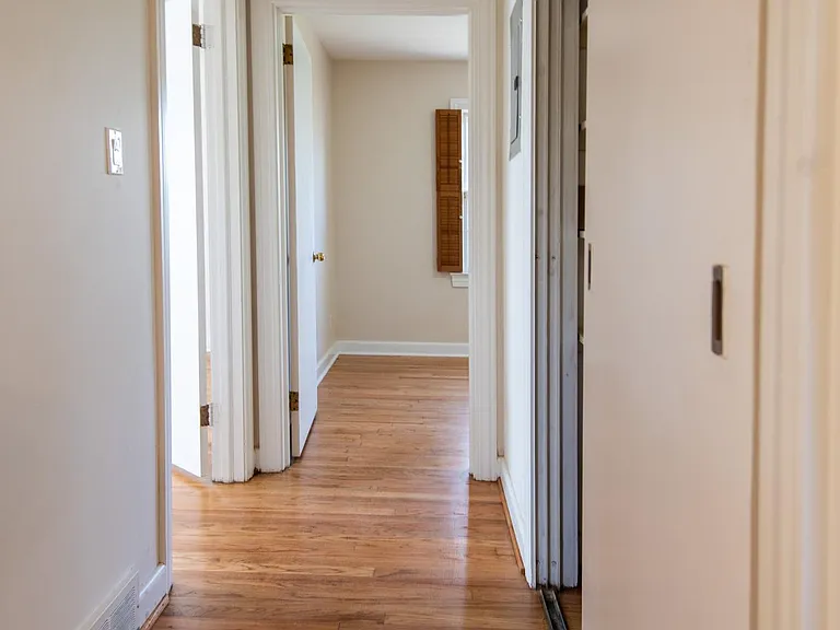 319 Magnolia St — Photo 14