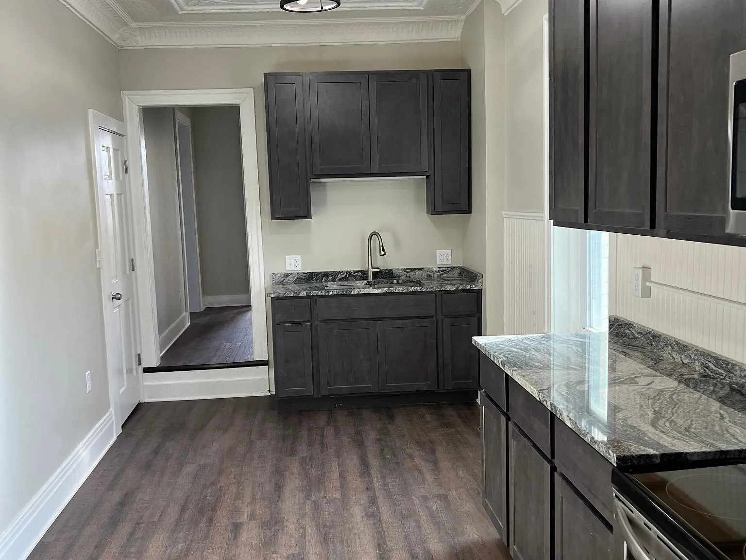 3 bed, 1200 sqft, $1,895 — Photo 3