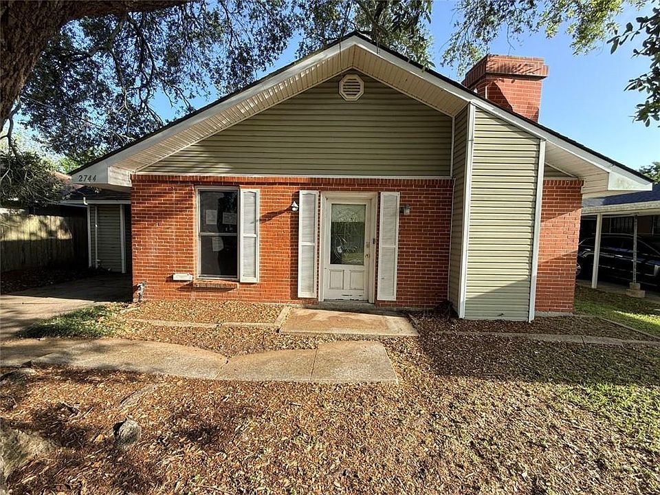1st image of 2744 Corinne Dr