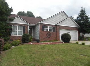 347 Riverside Chase Cir, Greer, SC 29650
