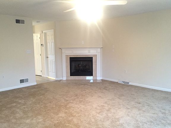 3rd image of 116 Odinwood Ct