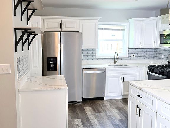 2nd image of 715 Somerset Pl NW
