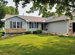 631 Dickerson Dr, Winnebago, IL 61088