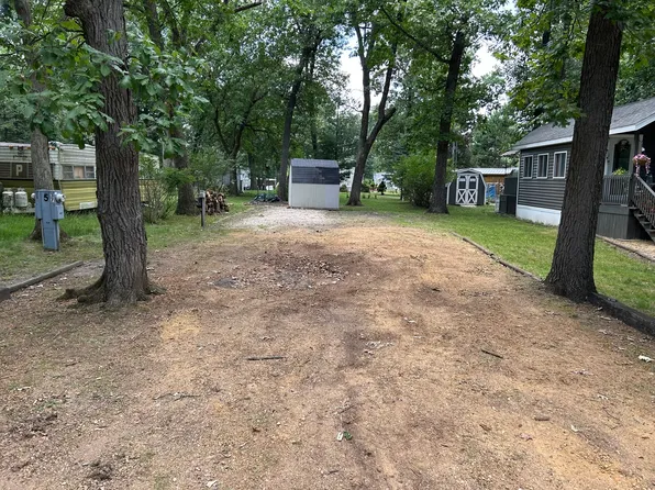 5-37 Woodhaven Lakes, Sublette, IL 61367