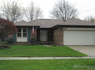 4990 Peachtree Dr, Sterling Heights, MI 48310