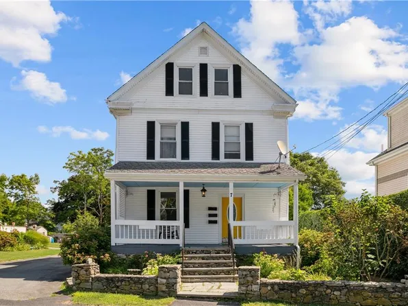 7 Caswell Ave, Newport, RI 02840