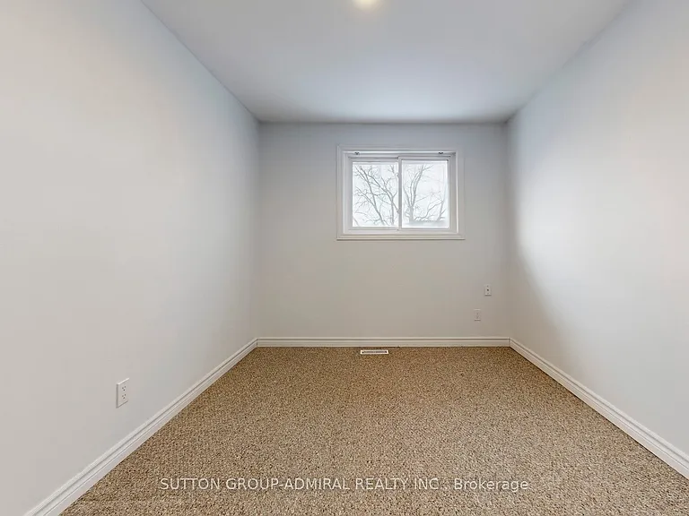 64 Bronte St S #8 — Photo 22