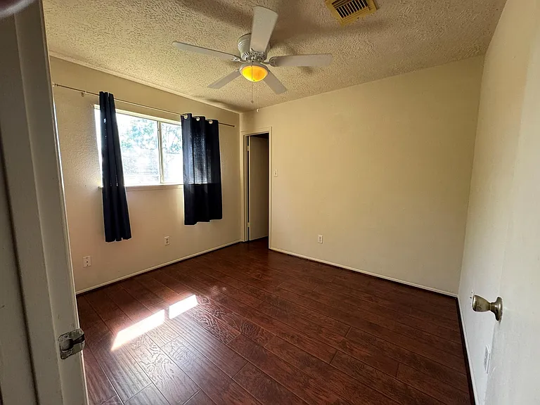 5614 Country Green St — Photo 25