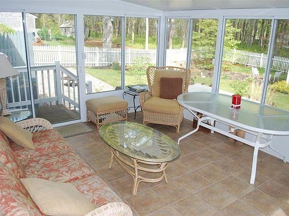 4th image of 127 Duck Pond Rd. Extension