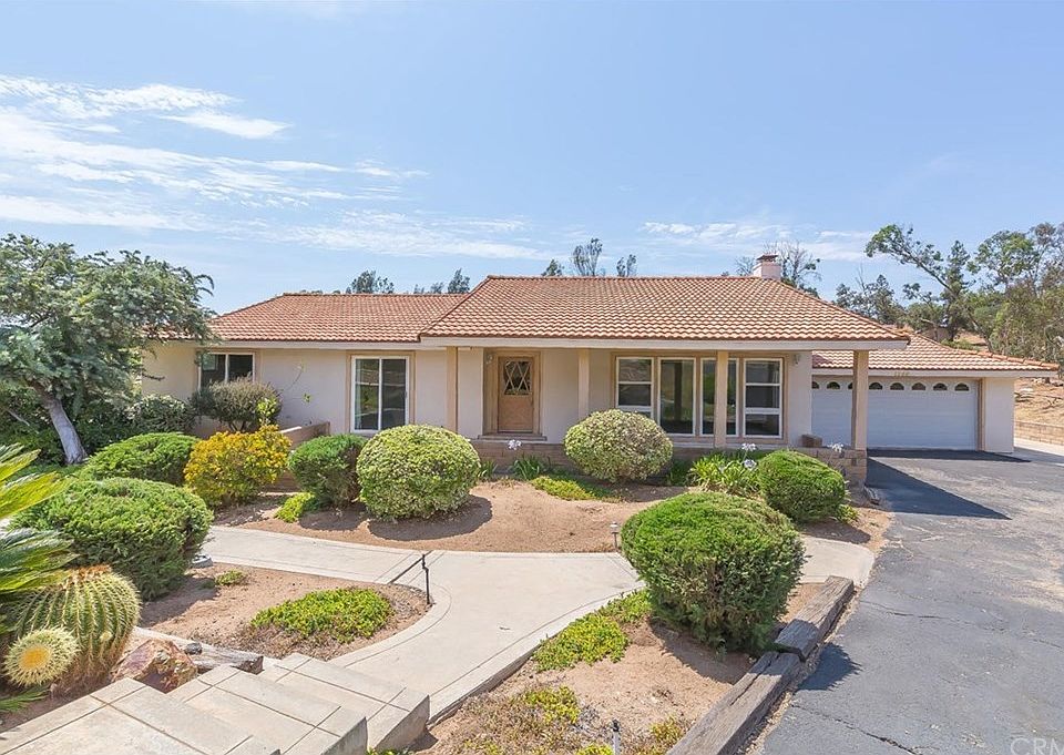 1st image of 1595 Baja Vista Dr