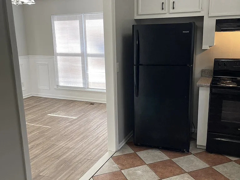 6855 Oakland Dr — Photo 9