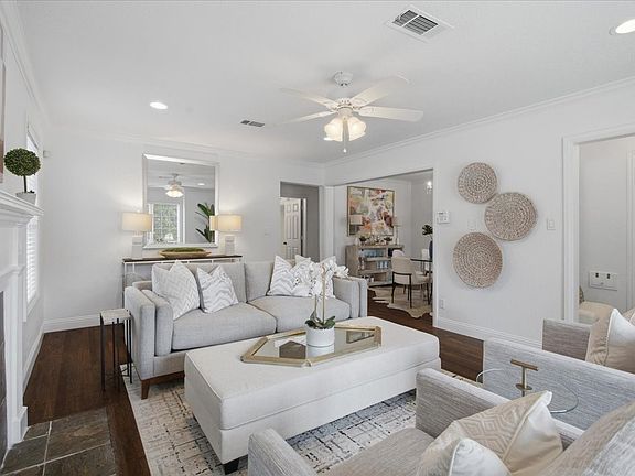 5th image of 2721 Benbrook Blvd
