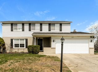 2422 Salem Ave, Grove City, OH